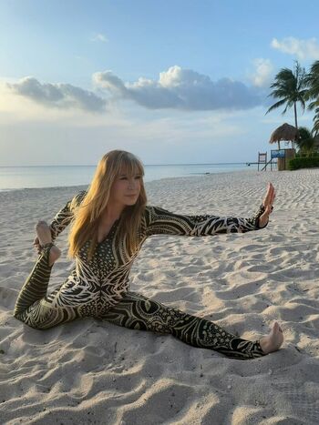 🔥 Cynthia rothrock page leaked private photo uncensored full