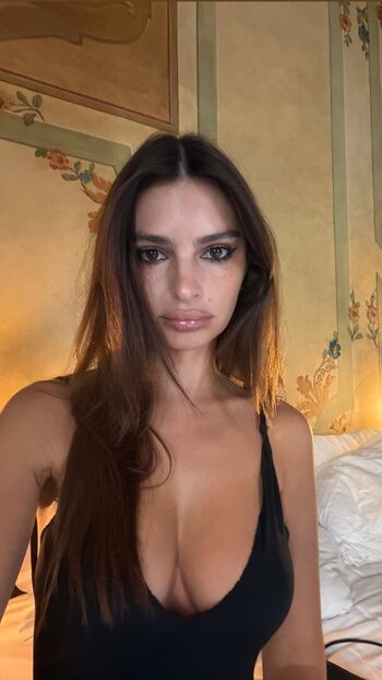 🔥 Emily ratajkowski  page leaked private photo uncensored full