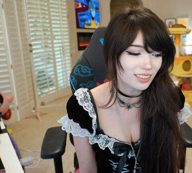 🔥 Emiru  page leaked private photo uncensored full