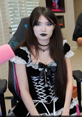 🔥 Emiru  page leaked private photo uncensored full
