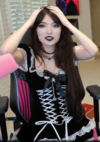 🔥 Emiru  page leaked private photo uncensored full