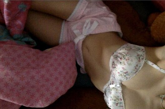 🔥 Emiru  page leaked private photo uncensored full