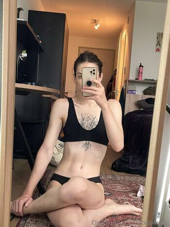🔥 Frogsgirls leaked private photo uncensored full