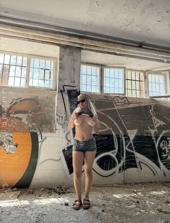 🔥 Greatmoongirl  page leaked private photo uncensored full