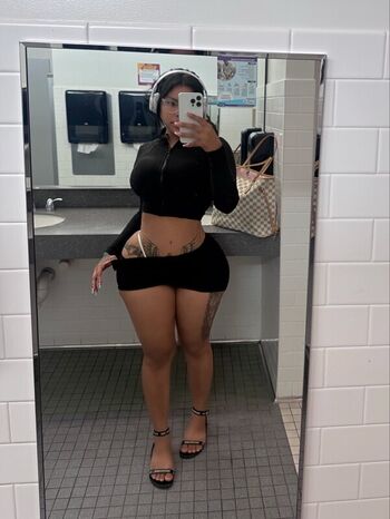 🔥 Iluvcinnie leaked private photo uncensored full