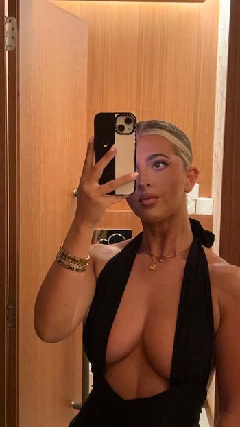 🔥 Izzytaffs page leaked private photo uncensored full
