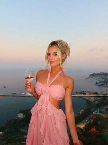 🔥 Lindsay brewer  page leaked private photo uncensored full