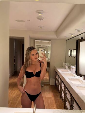 🔥 Lindsay brewer  page leaked private photo uncensored full