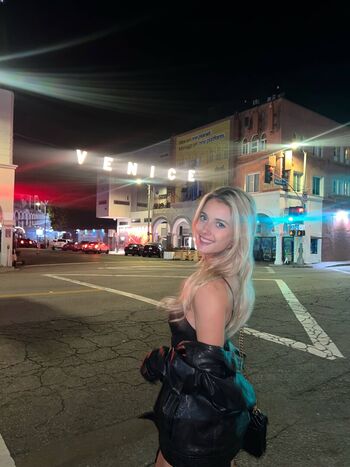 🔥 Lindsay brewer  page leaked private photo uncensored full