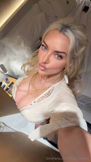 🔥 Lindsey pelas  page leaked private photo uncensored full