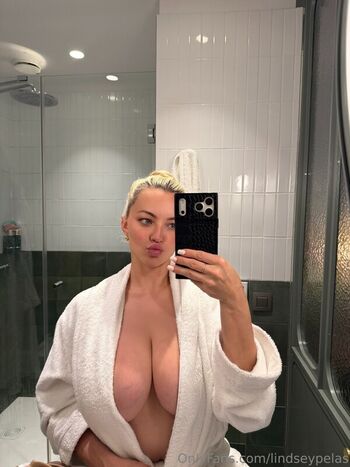 🔥 Lindsey pelas  page leaked private photo uncensored full