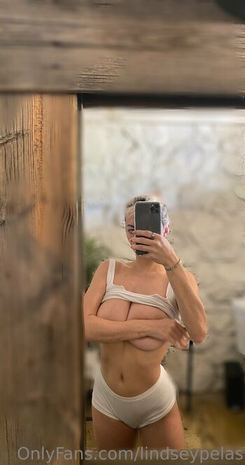 🔥 Lindsey pelas  page leaked private photo uncensored full