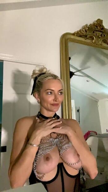 🔥 Lindsey pelas  page leaked private photo uncensored full