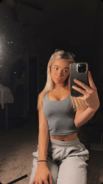 🔥 Livvy dunne  page leaked private photo uncensored full