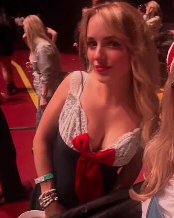 🔥 Mckenna grace  page leaked private photo uncensored full