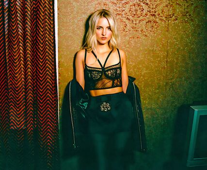 🔥 Mckenna grace  page leaked private photo uncensored full