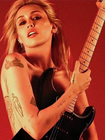 🔥 Miley cyrus leaked private photo uncensored full