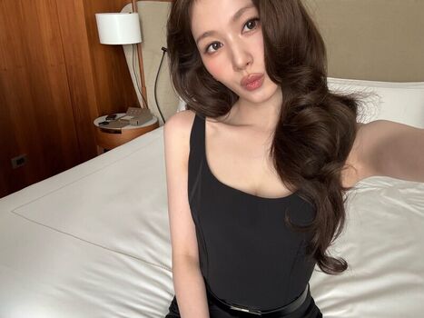 🔥 Minatozaki sana leaked private photo uncensored full