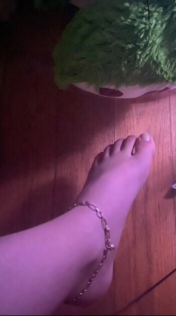 🔥 Plantes de pieds candid leaked private photo uncensored full