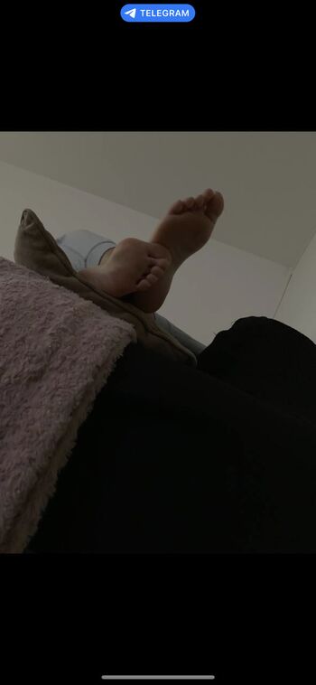 🔥 Plantes de pieds candid leaked private photo uncensored full