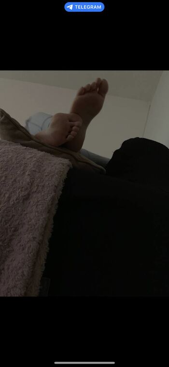 🔥 Plantes de pieds candid leaked private photo uncensored full
