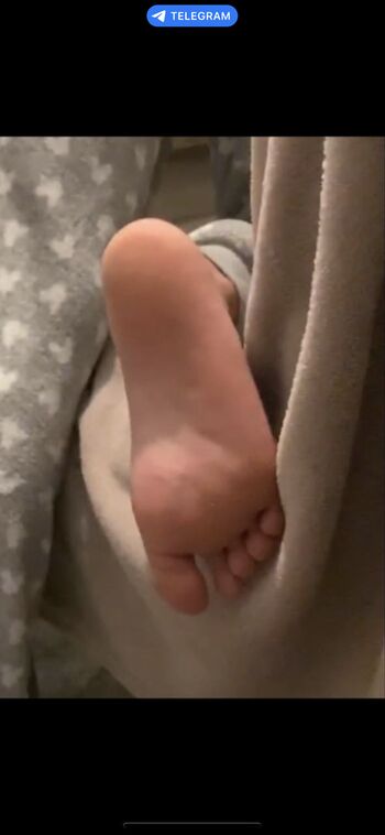 🔥 Plantes de pieds candid leaked private photo uncensored full