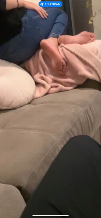 🔥 Plantes de pieds candid leaked private photo uncensored full