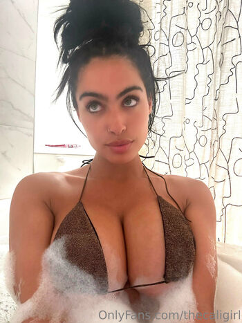 🔥 Thecaligirl leaked private photo uncensored full
