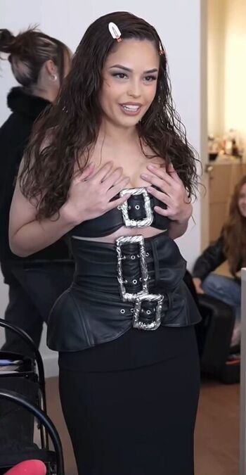 🔥 Valkyrae  page leaked private photo uncensored full